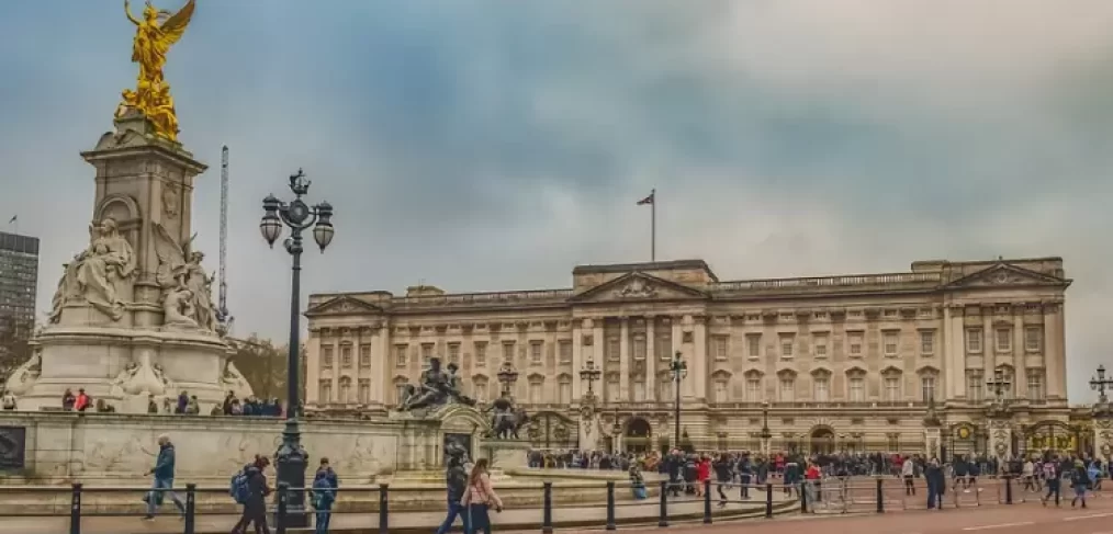 30 curiosidades fascinantes sobre o Palácio de Buckingham